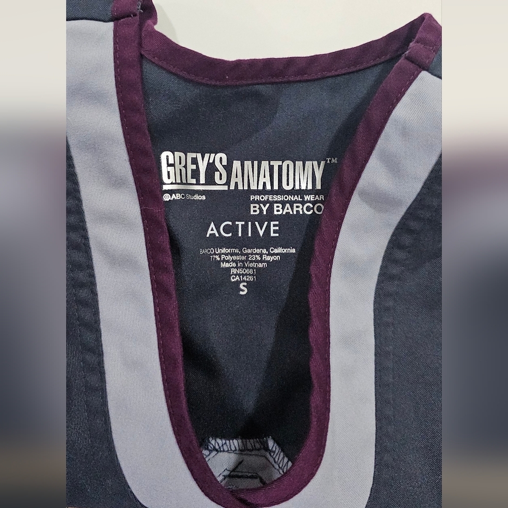 Grey's Anatomy 3 Pocket V-Neck Scrub Top Size S - Picture 3 of 6